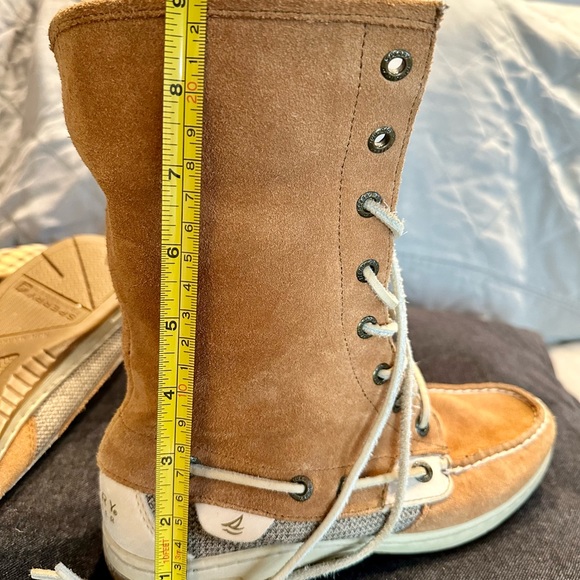 Sperry boat shoes with a high top twist! - Picture 3 of 5